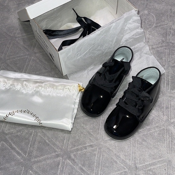 BLACK Patent Leather - Picture 6 of 6